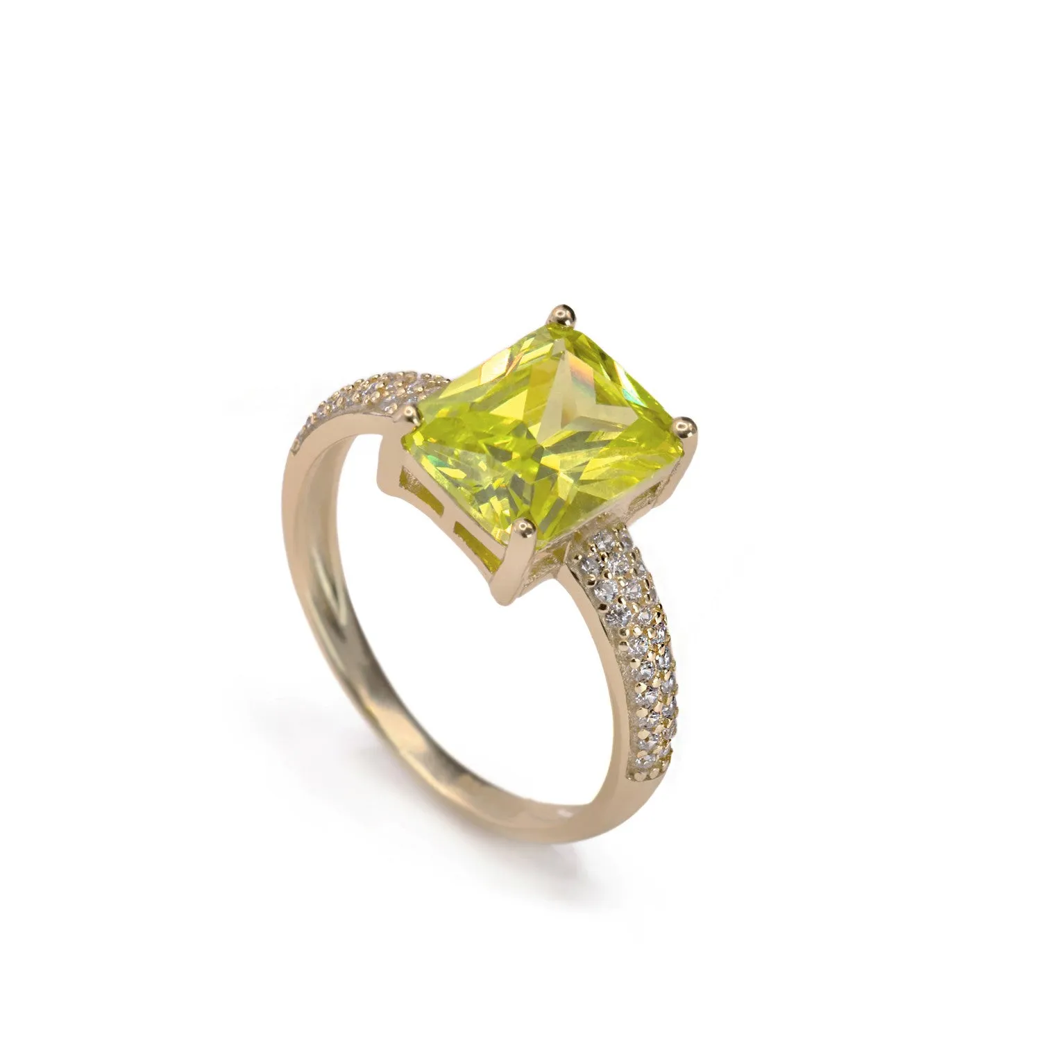 Anillos con piedras bao dorado talla princesa tono peridoto y circonitas