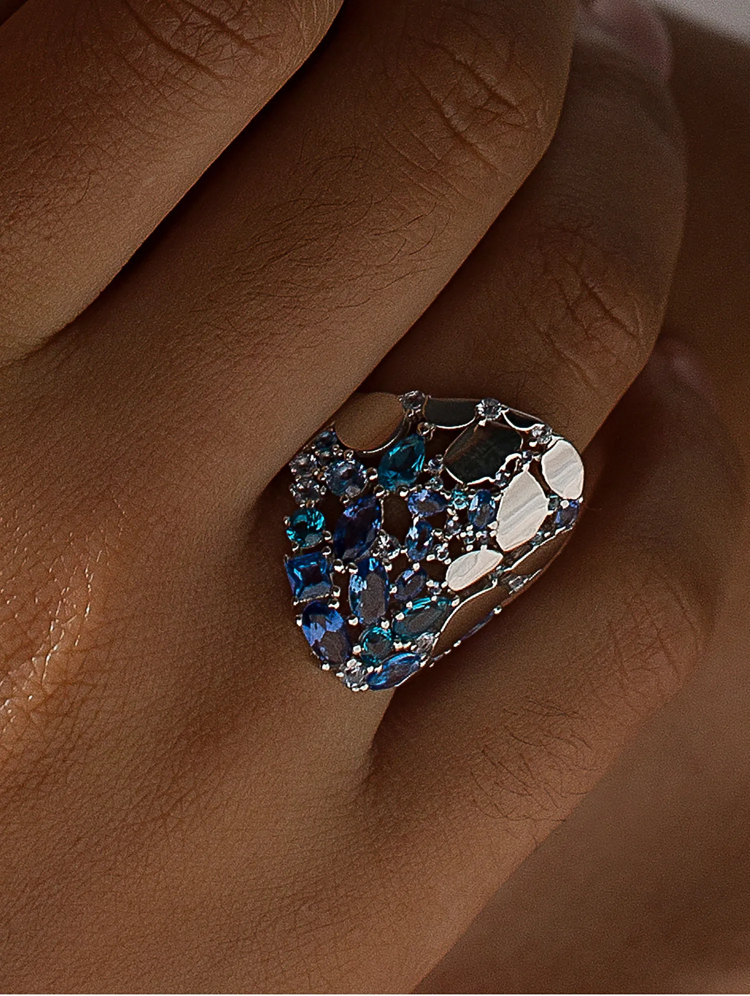 Anillos con piedras de colores de tonos azules