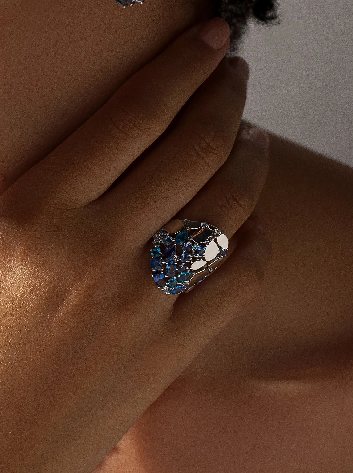 Anillos con piedras de colores de tonos azules