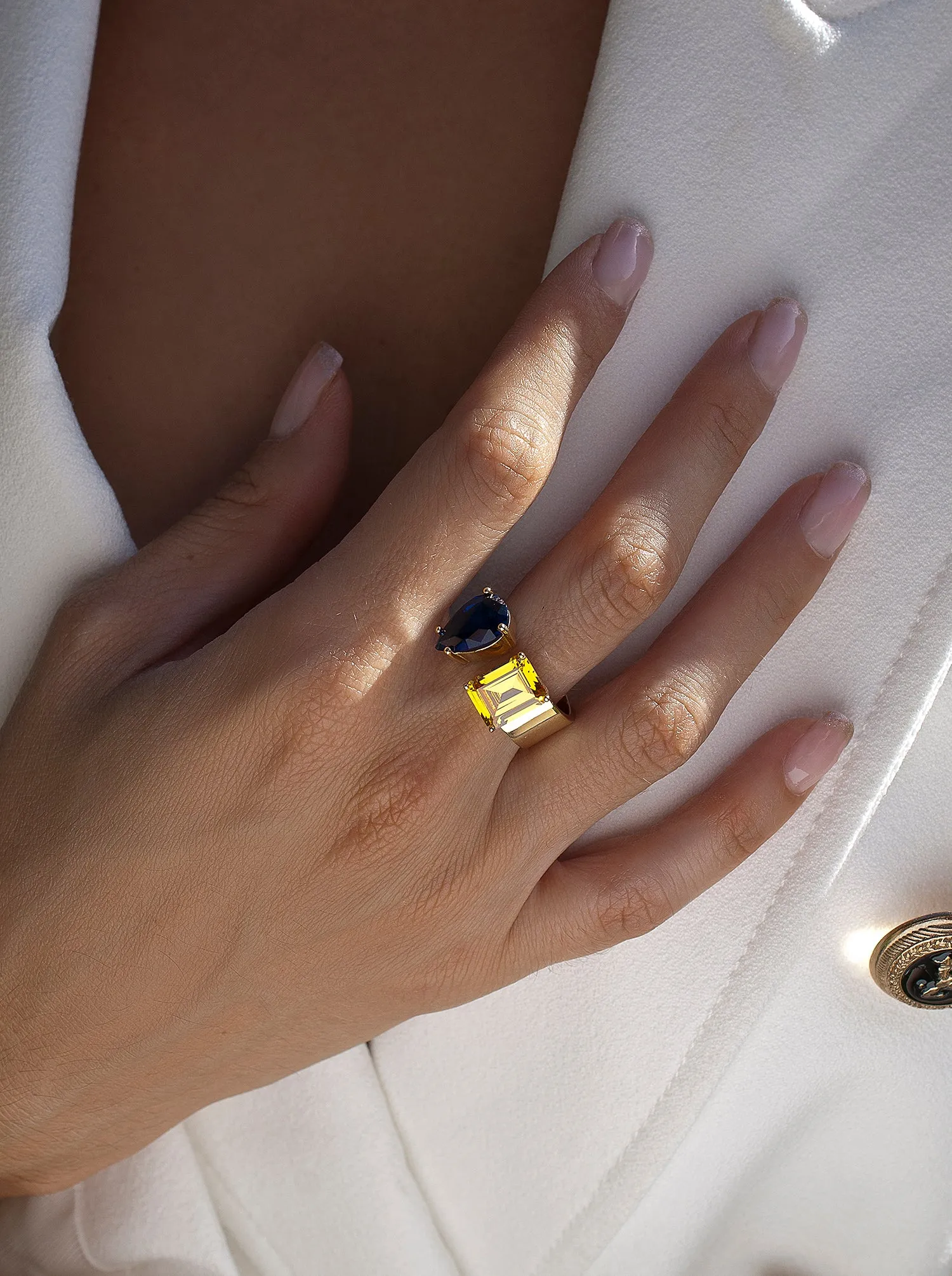 Anillos con piedras diseo abierto en tonos azurita y citrino