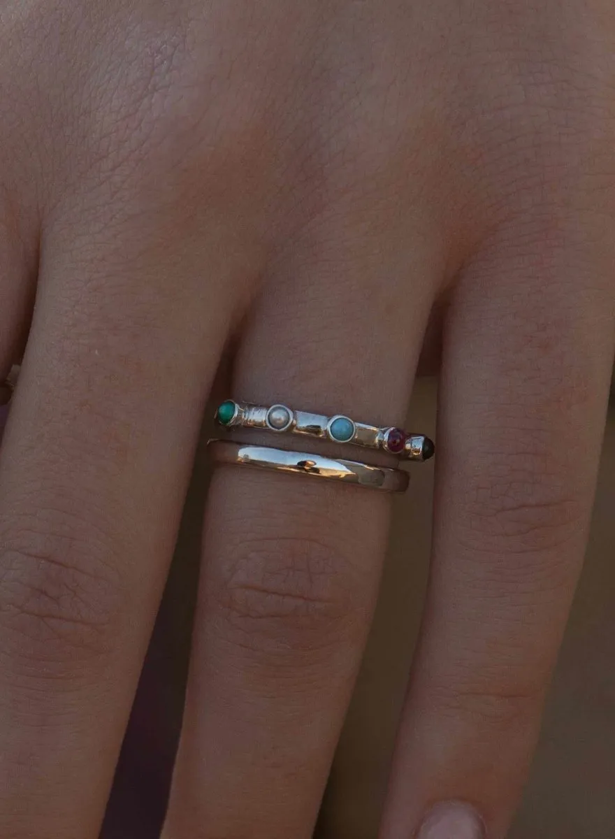 Anillos con piedras diseo de cinco gemas y una perla