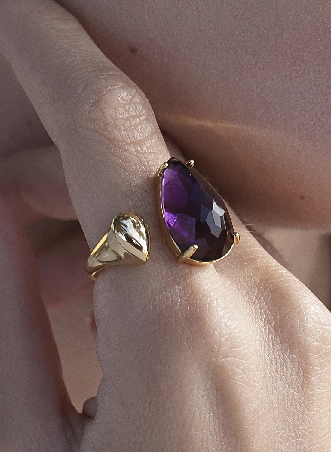 Anillos con piedras diseo de cuarzo adamantino zafiro