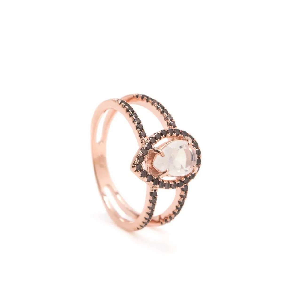 Anillos con piedras diseo de lágrima con circonitas