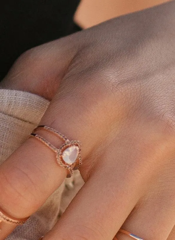 Anillos con piedras diseo de lágrima con circonitas