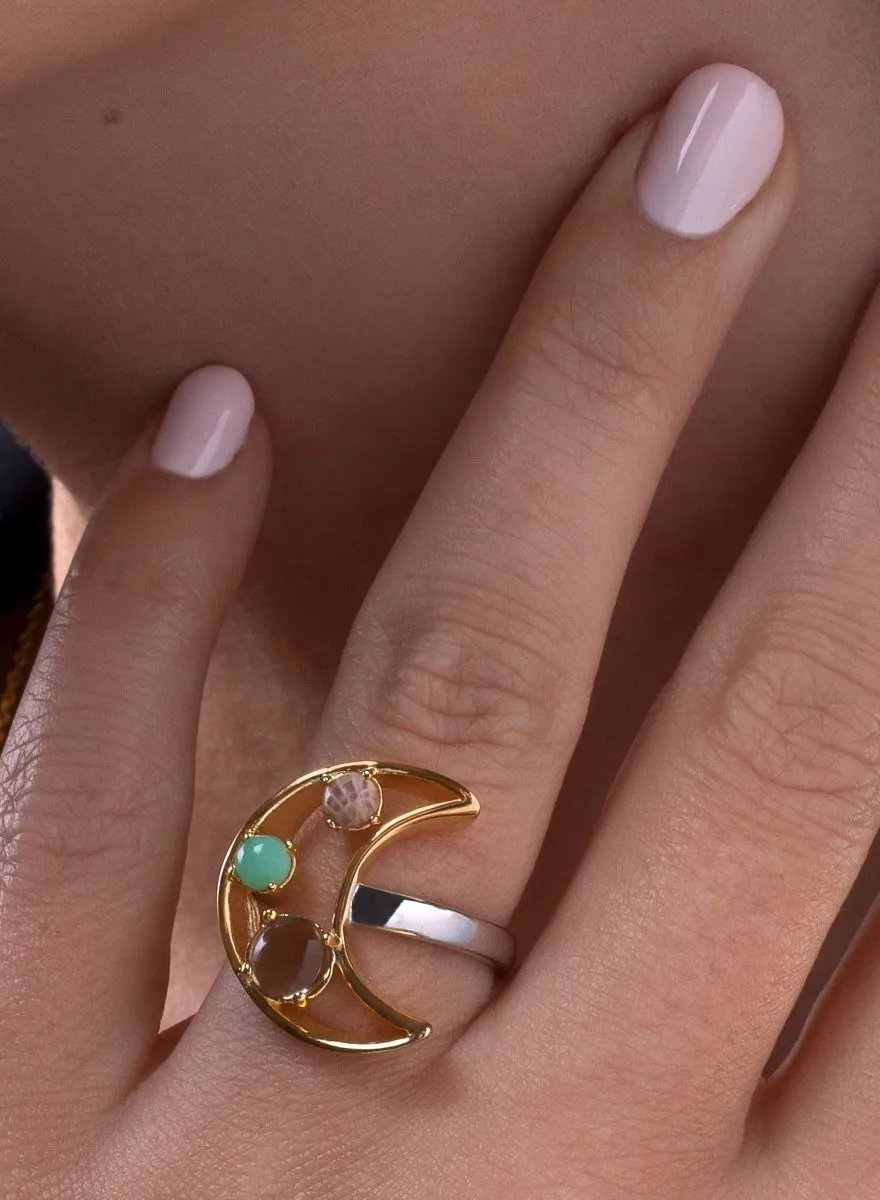 Anillos con piedras motivo central luna baado en oro