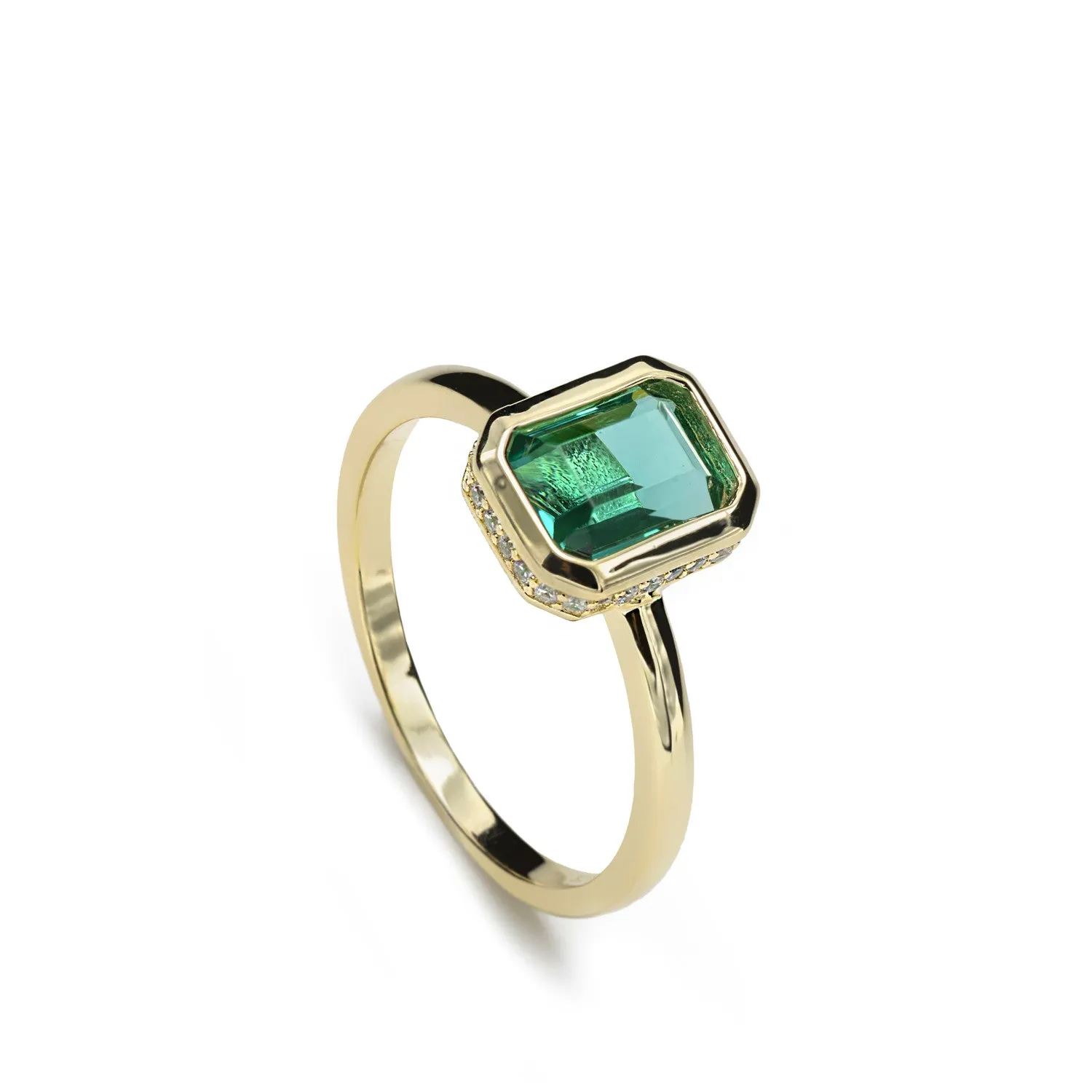 Anillos con piedras talla esmeralda tono aventurine y circonitas