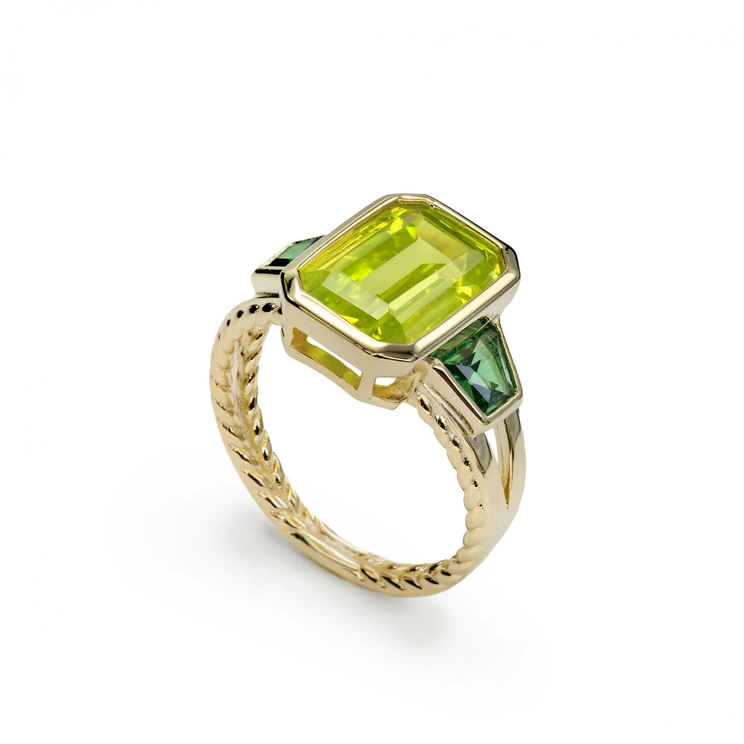 Anillos con piedras talla radiante en tono lima