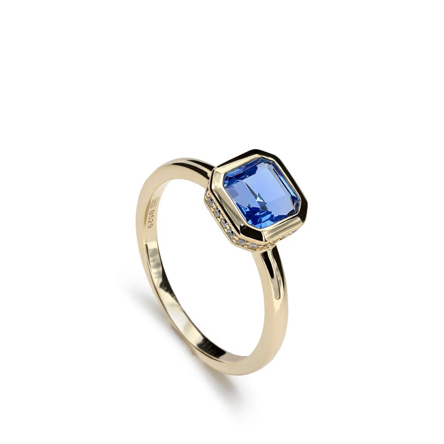 Anillos con piedras talla radiante tono zafiro y circonitas