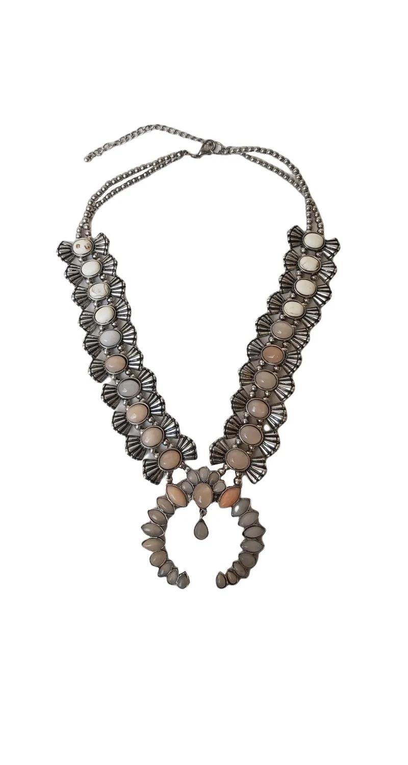ANTHROPOLOGIE Collar Media Luna Piedras
