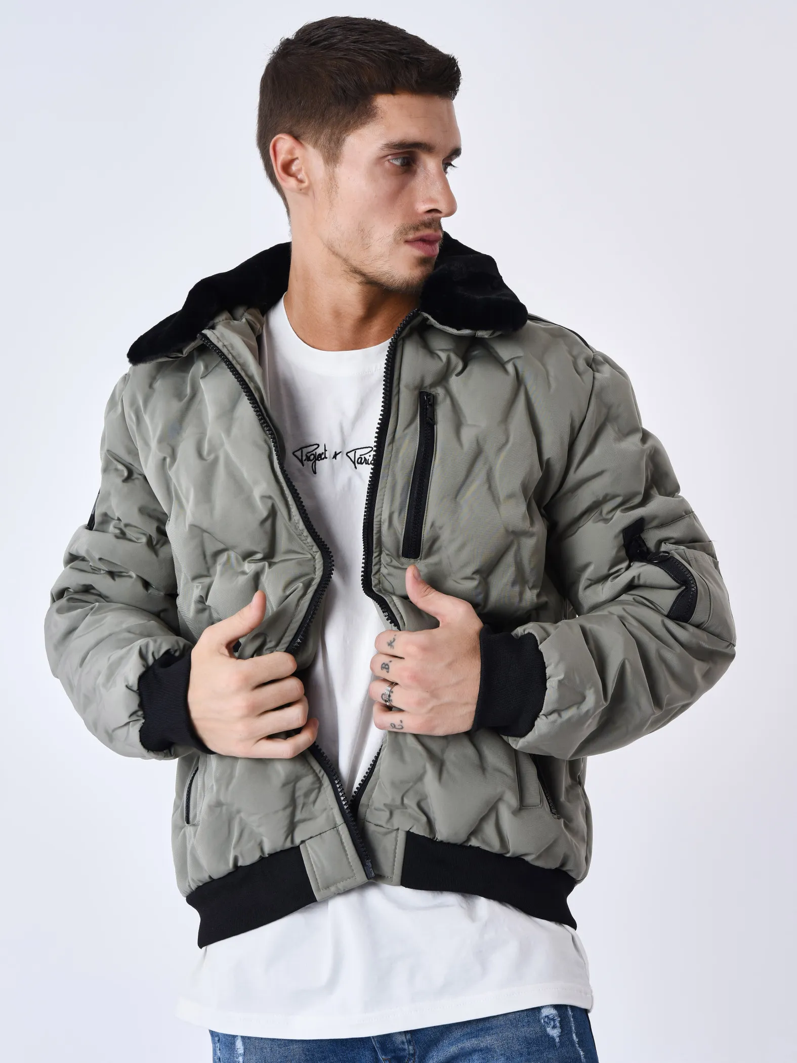Chaqueta acolchada con cuello de piel