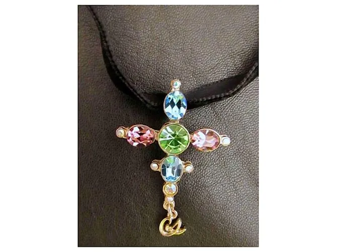Colgante de cruz y broche Christian Lacroix en color plateado con piedras de cristal collar Plata 