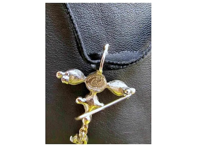 Colgante de cruz y broche Christian Lacroix en color plateado con piedras de cristal collar Plata 