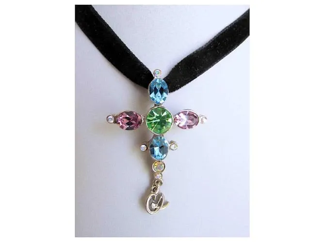 Colgante de cruz y broche Christian Lacroix en color plateado con piedras de cristal collar Plata 