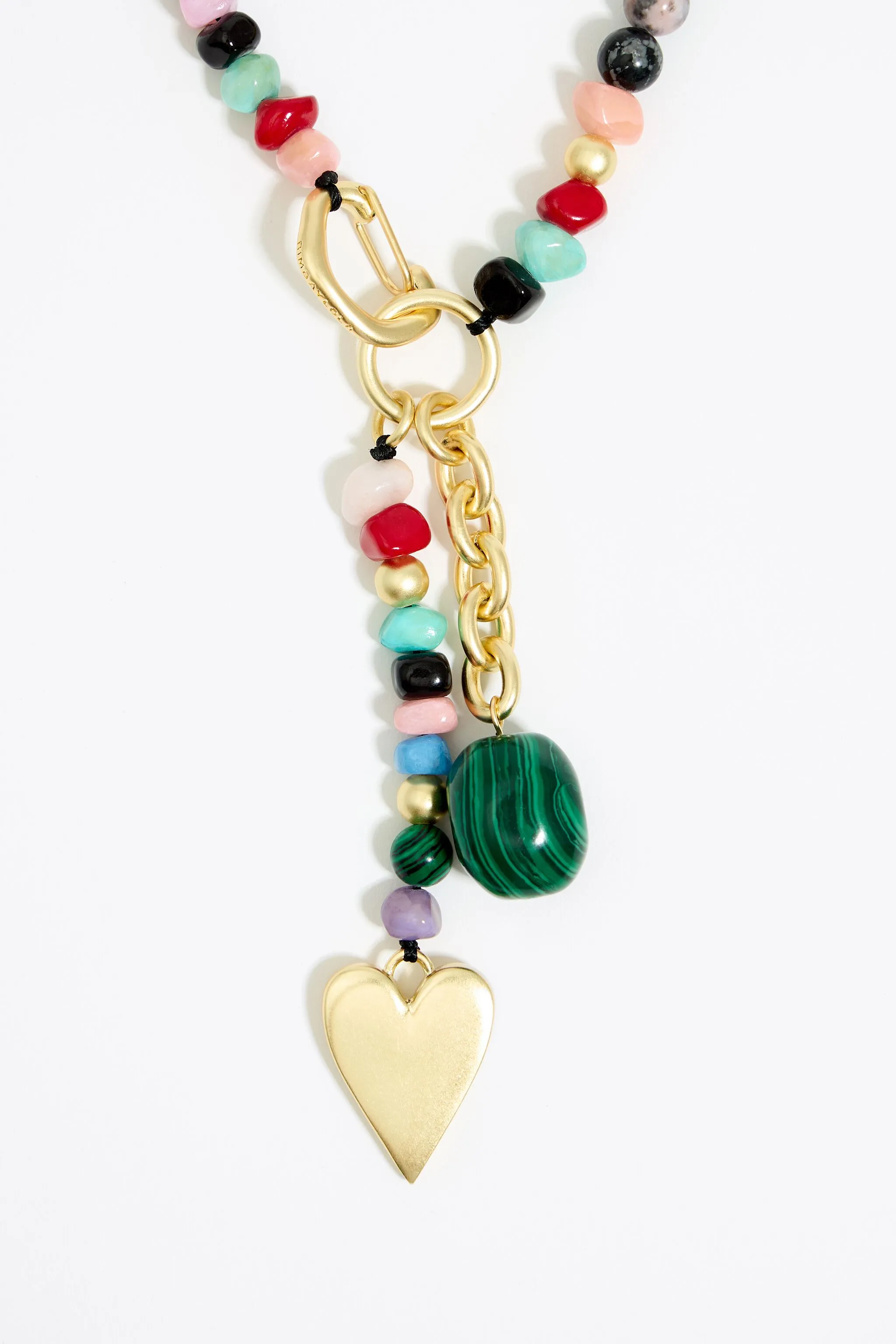 Collar largo piedras multicolor y corazón