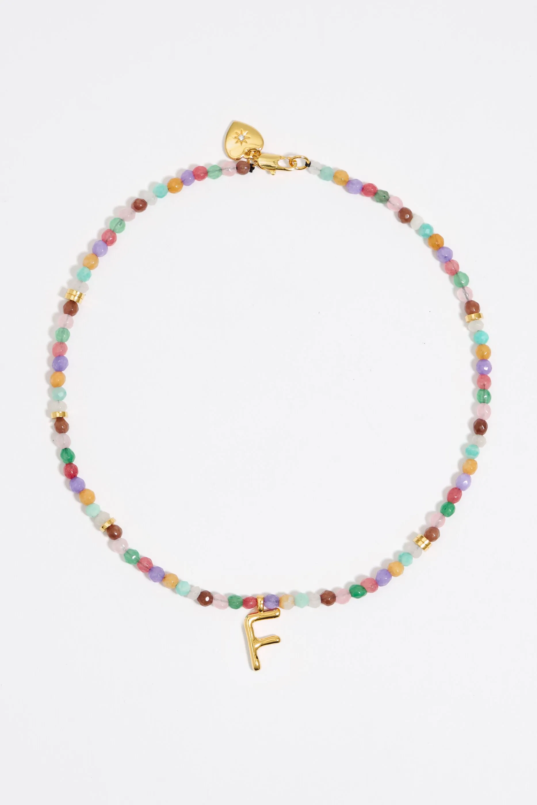 Collar letra F piedras multicolores