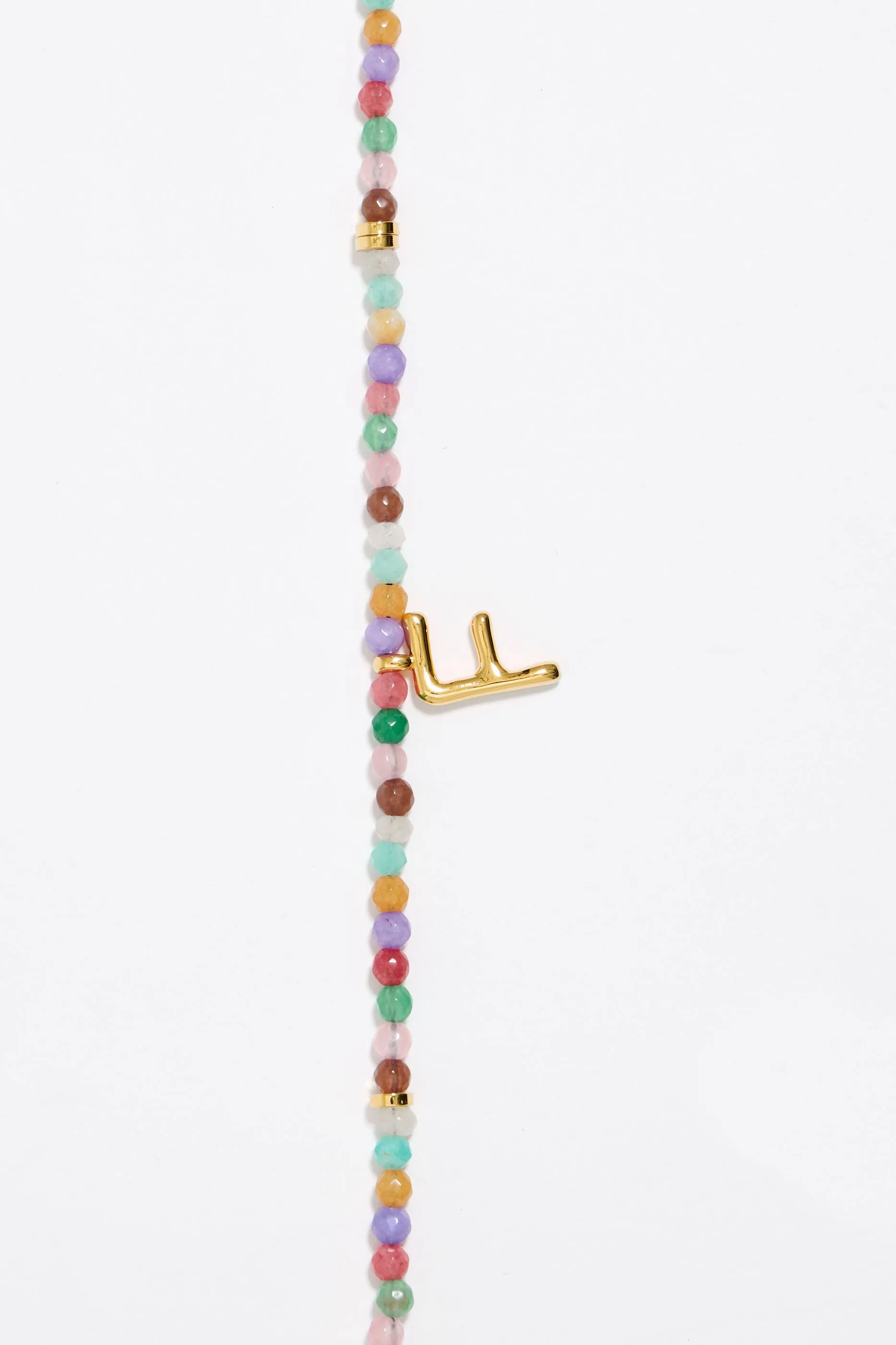 Collar letra F piedras multicolores