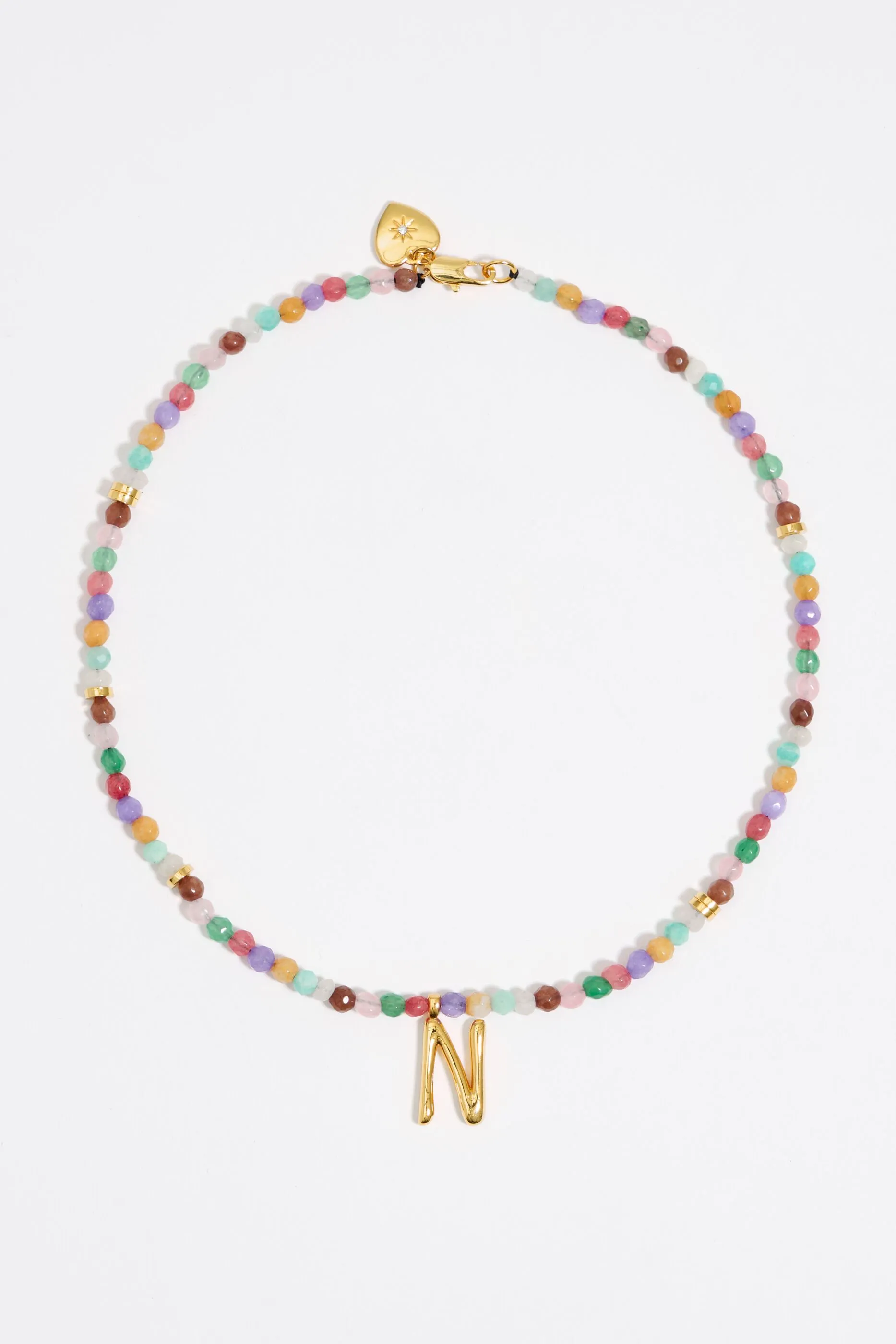 Collar letra N piedras multicolores