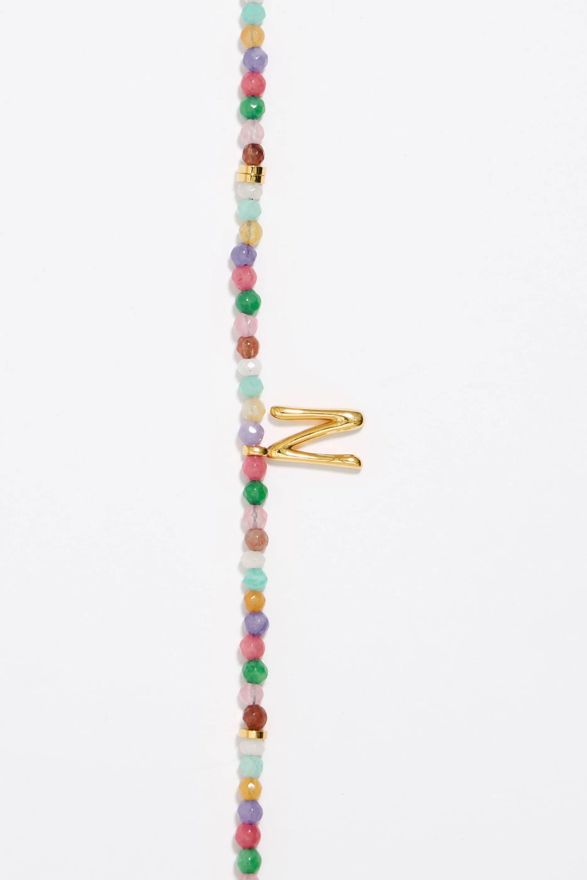 Collar letra N piedras multicolores