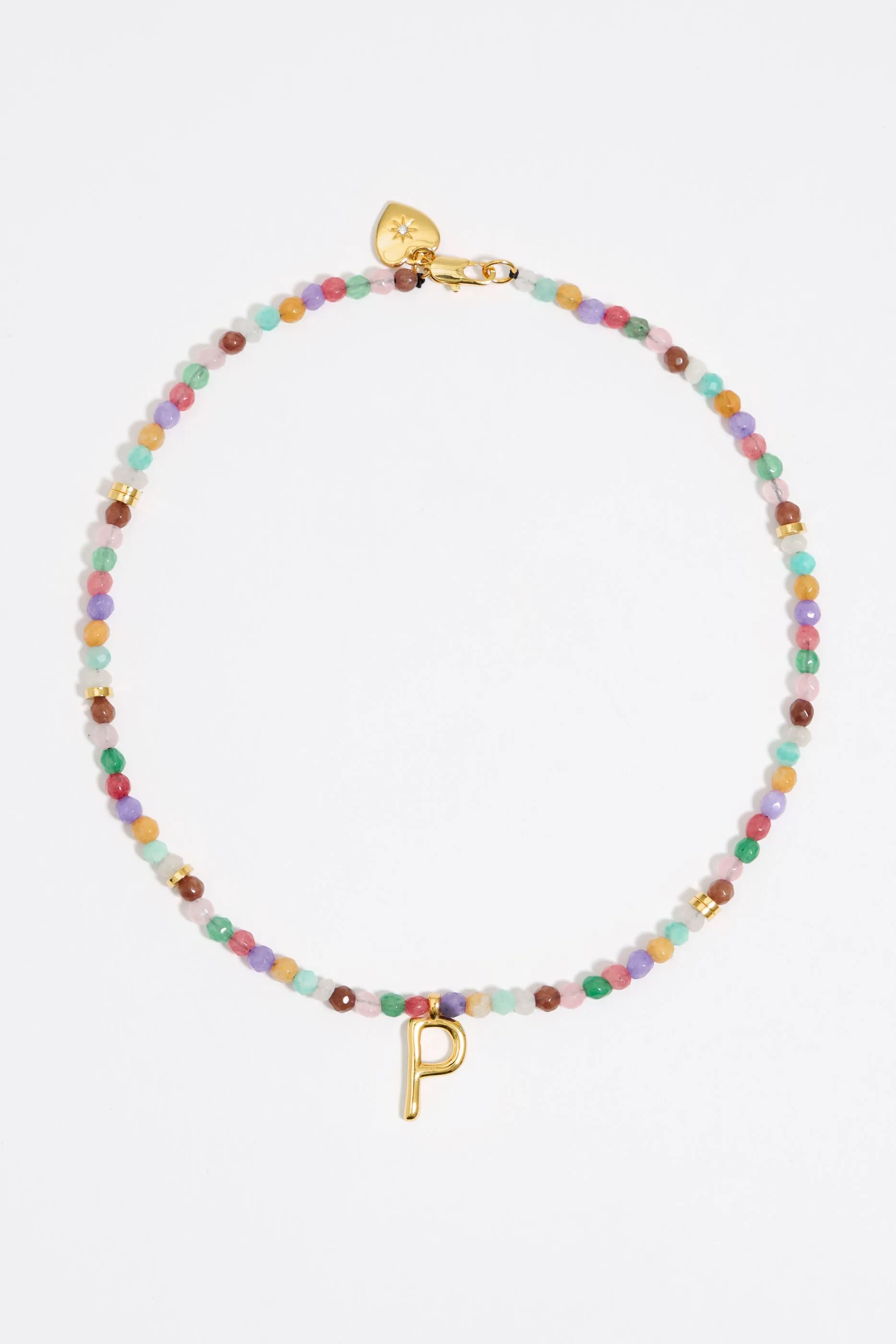 Collar letra P piedras multicolores