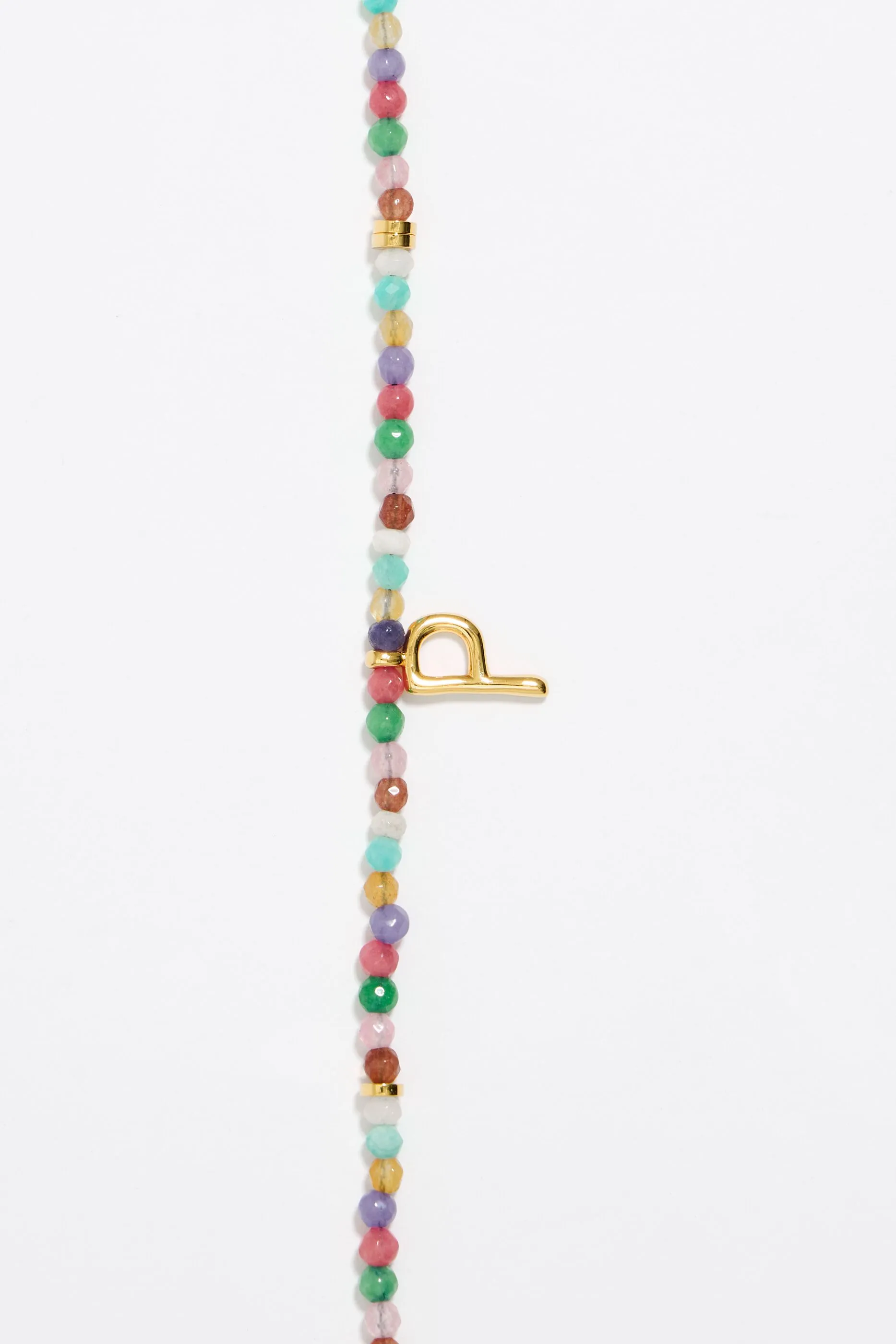 Collar letra P piedras multicolores