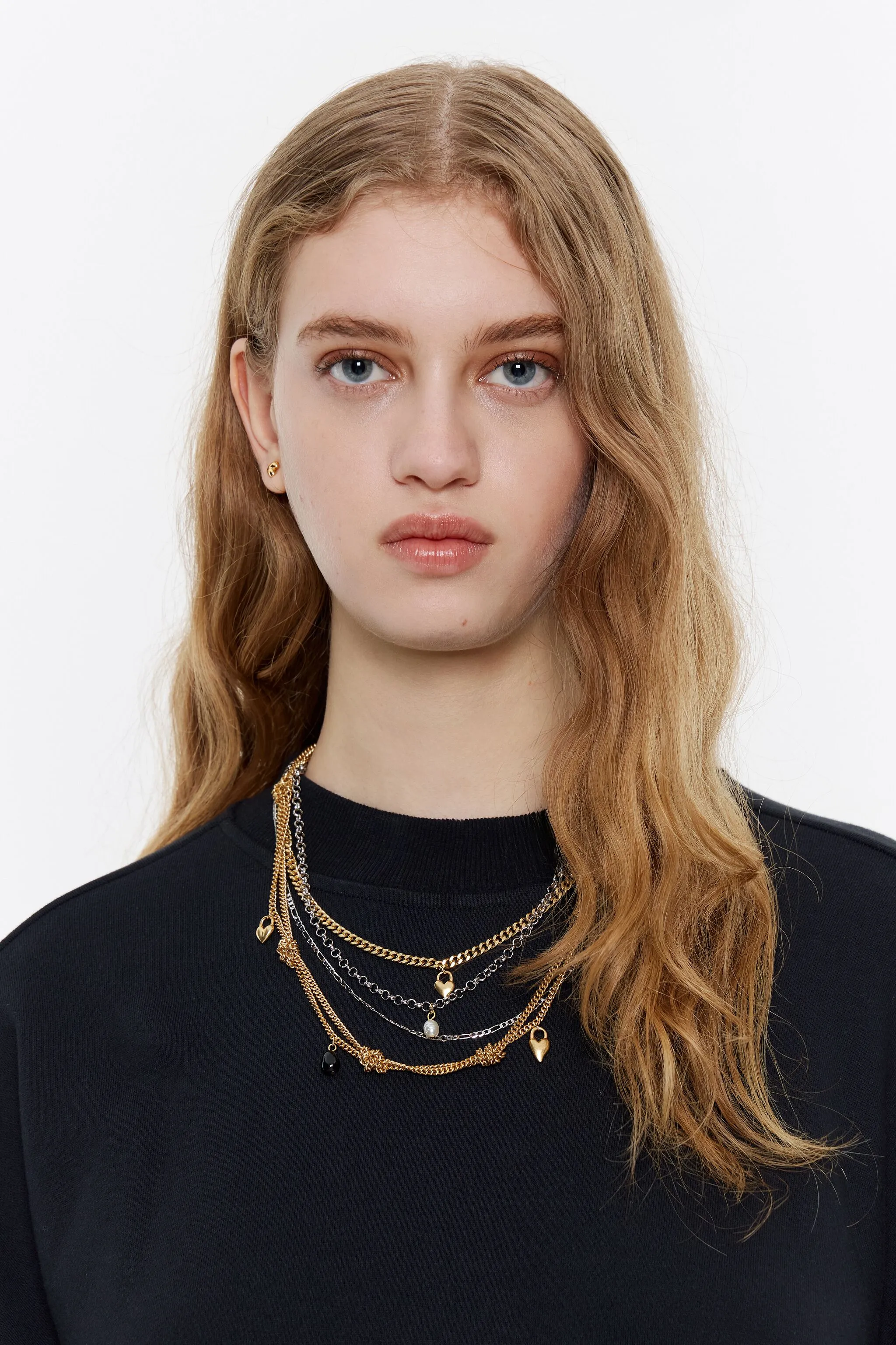 Collar multicadenas corazones y piedras