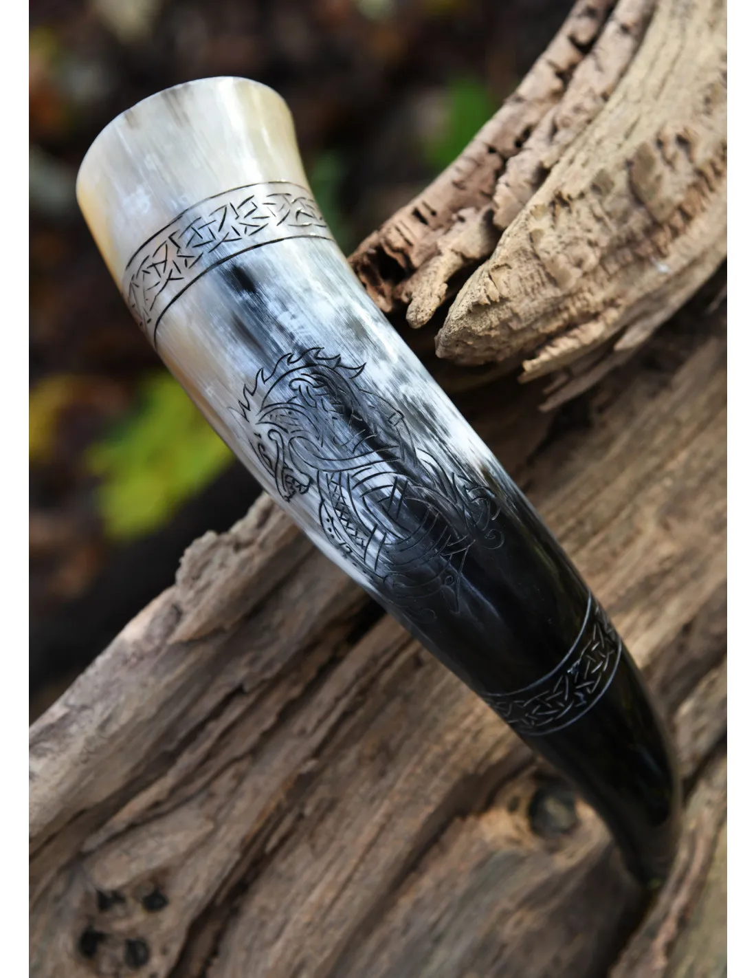 CUERNO VIKINGO LOBO NóRDICO FENRIR CON SOPORTE (200300 ML.)