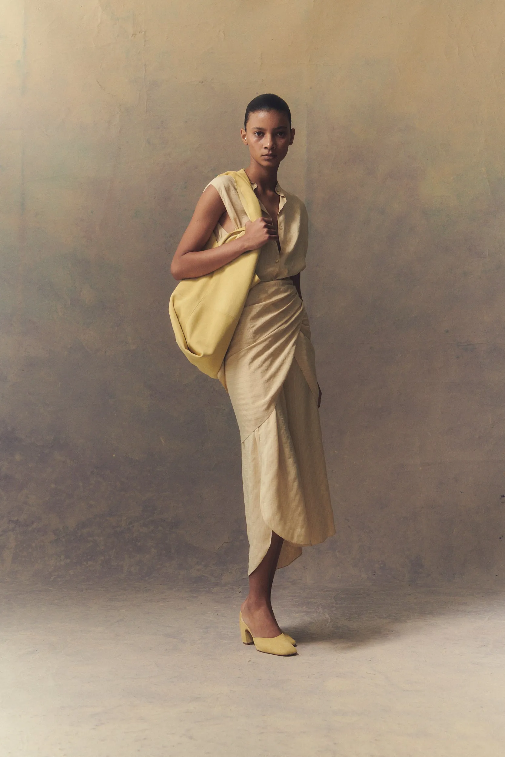 Luna, mule in light yellow suede