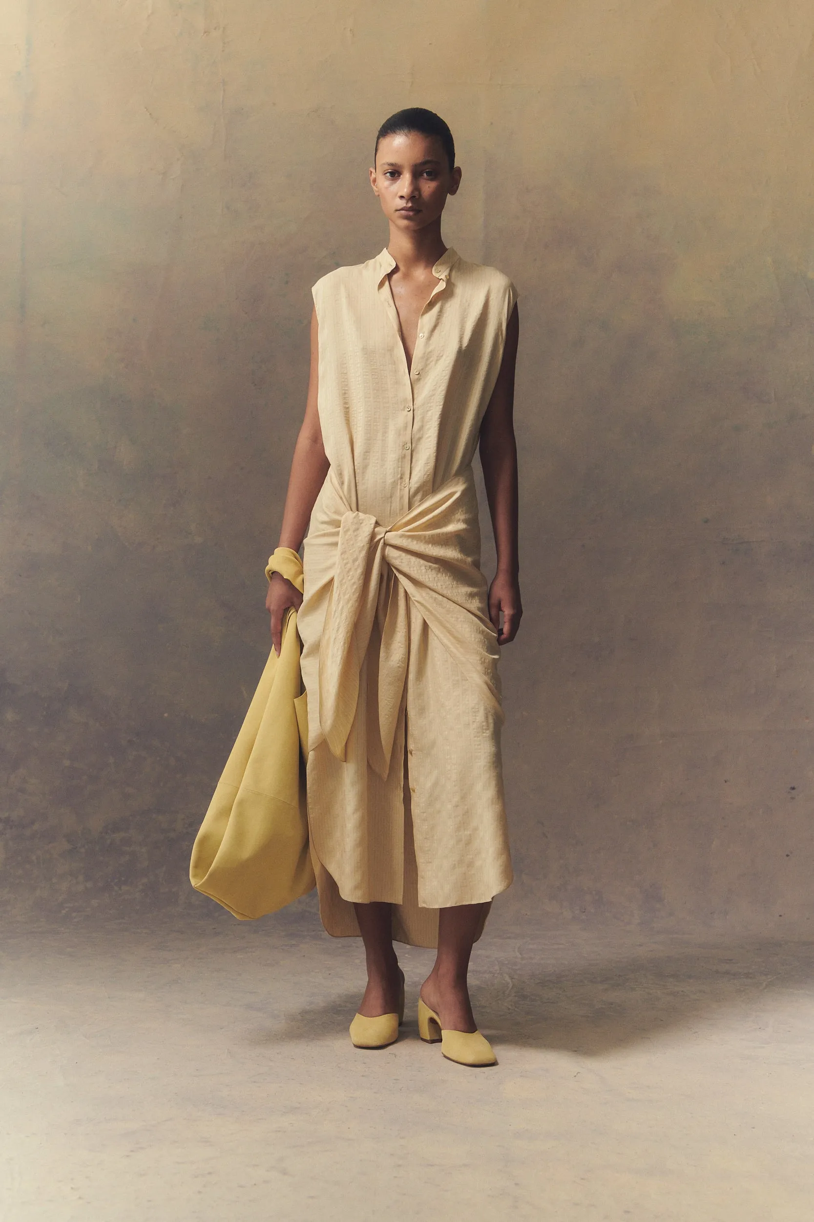 Luna, mule in light yellow suede