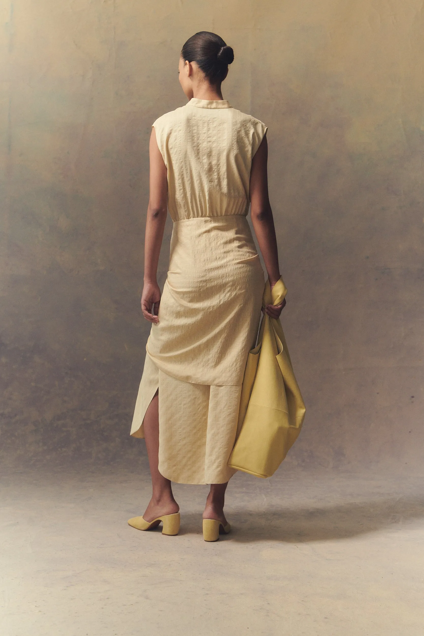 Luna, mule in light yellow suede