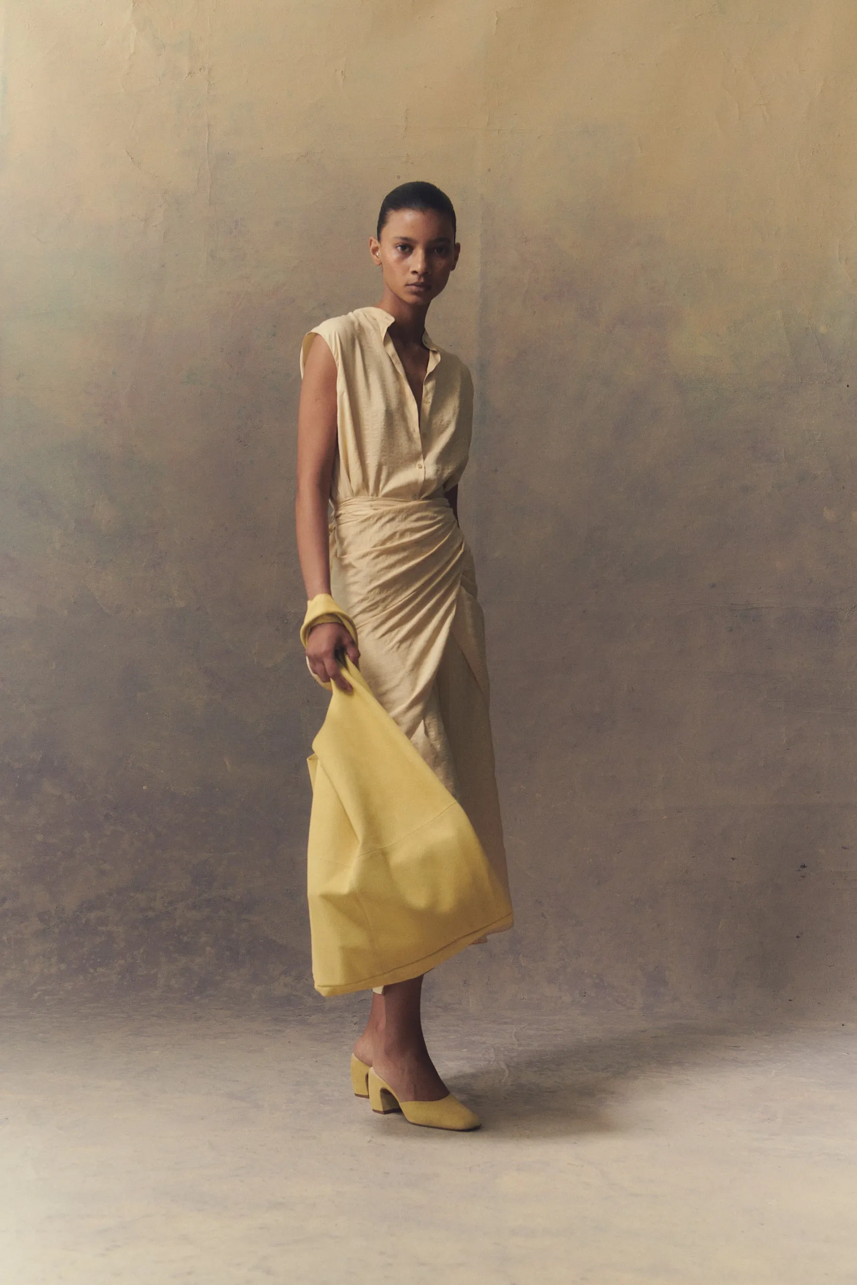 Luna, mule in light yellow suede
