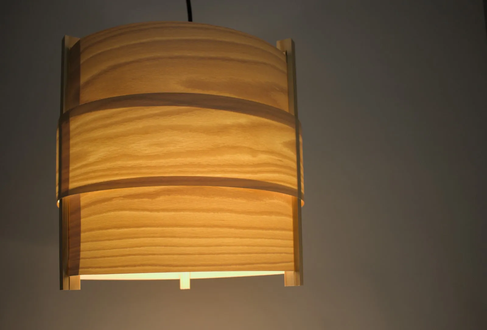 Lámpara Concéntrica de madera de Haya