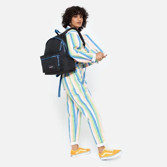 MOCHILA EASTPAK Padded Pak’r® EK620K34 Kontrast Mysty negra con detalles azules