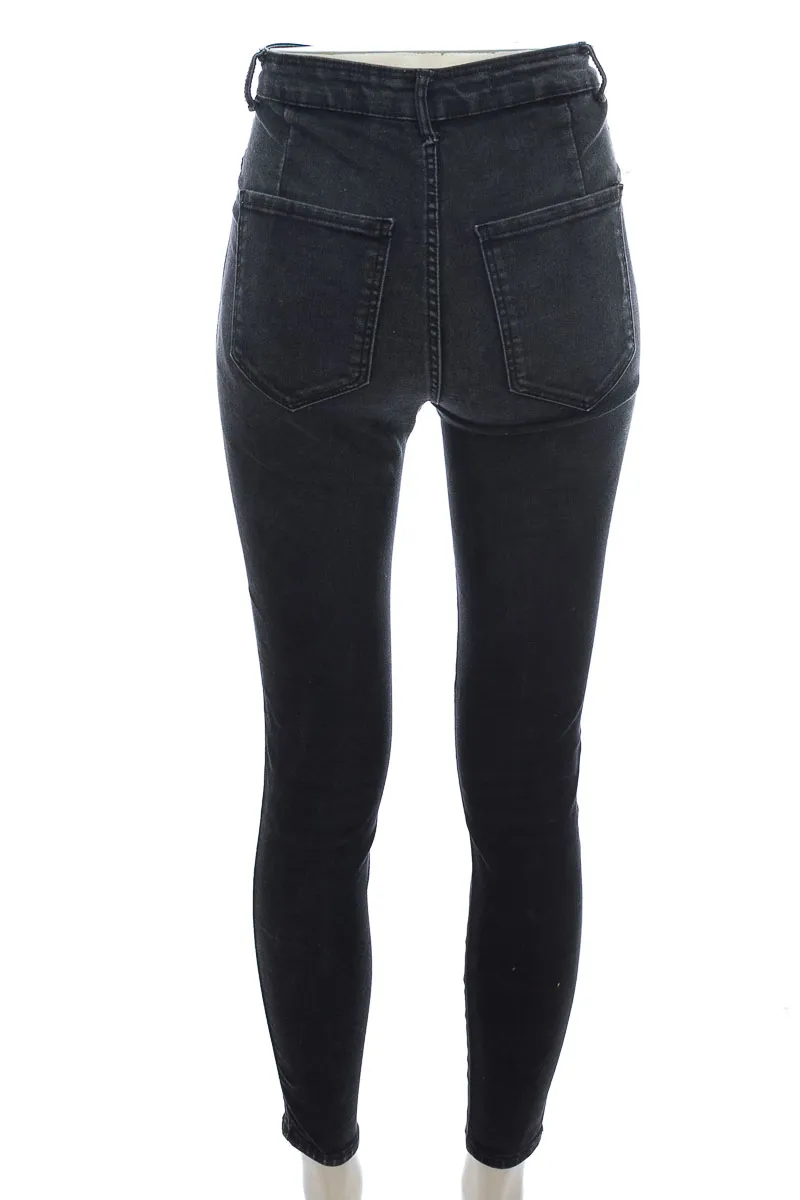 PANTALóN COLOR NEGRO  ZARA