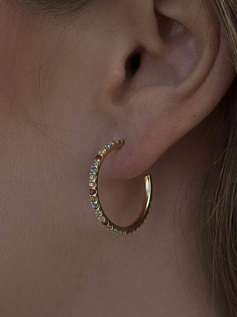 Pendientes aros con piedras multicolores baados en oro tamao mediano