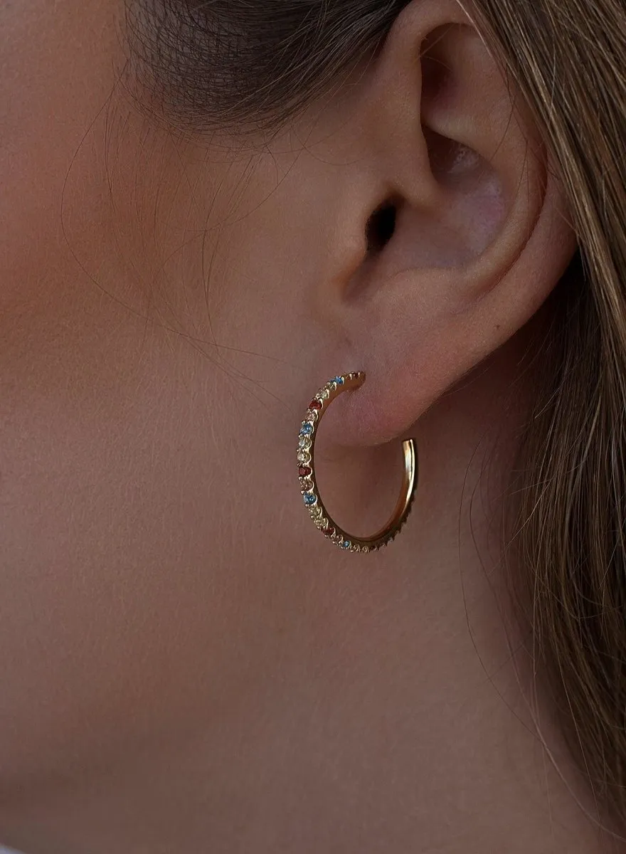 Pendientes aros con piedras multicolores baados en oro tamao mediano