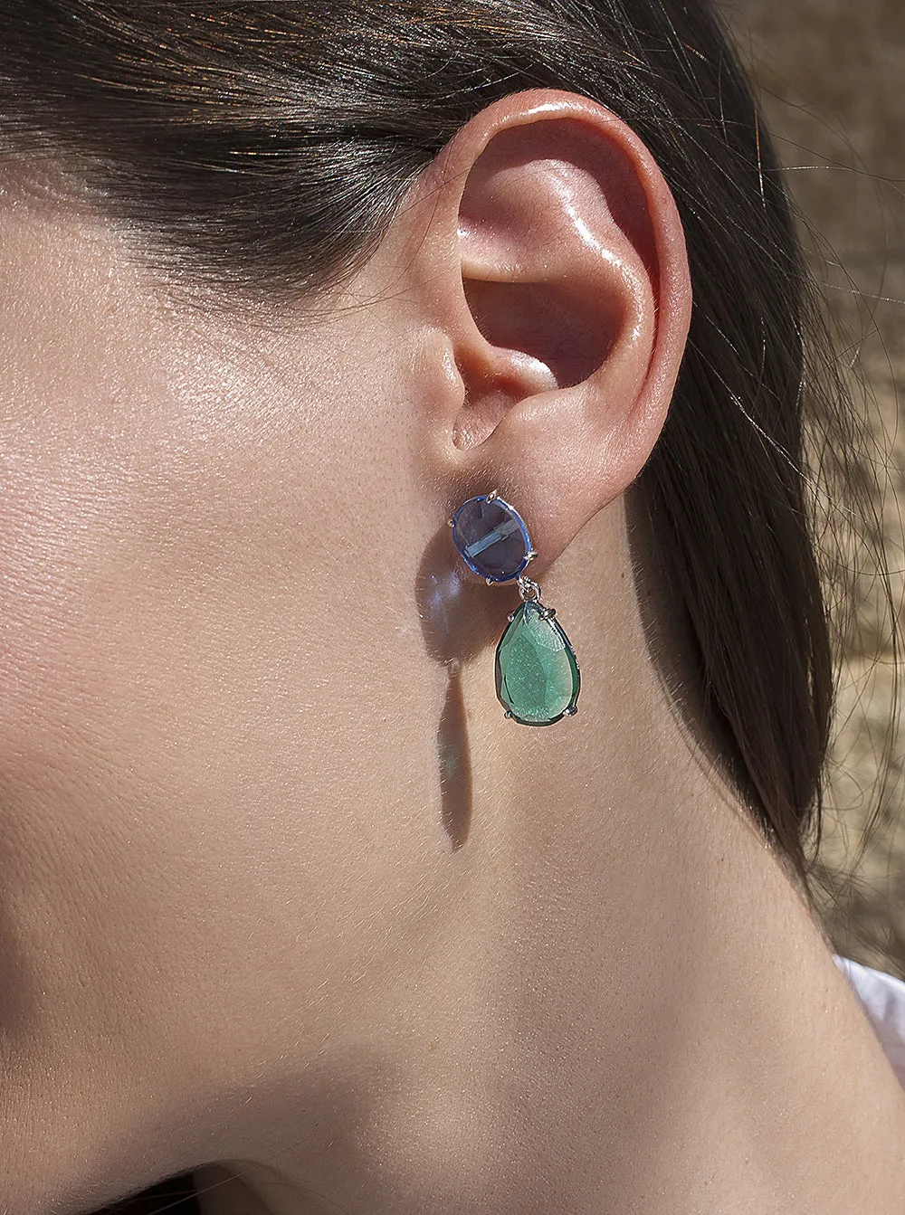 Pendientes de piedras de colores diseo lágrima tono aguamarina