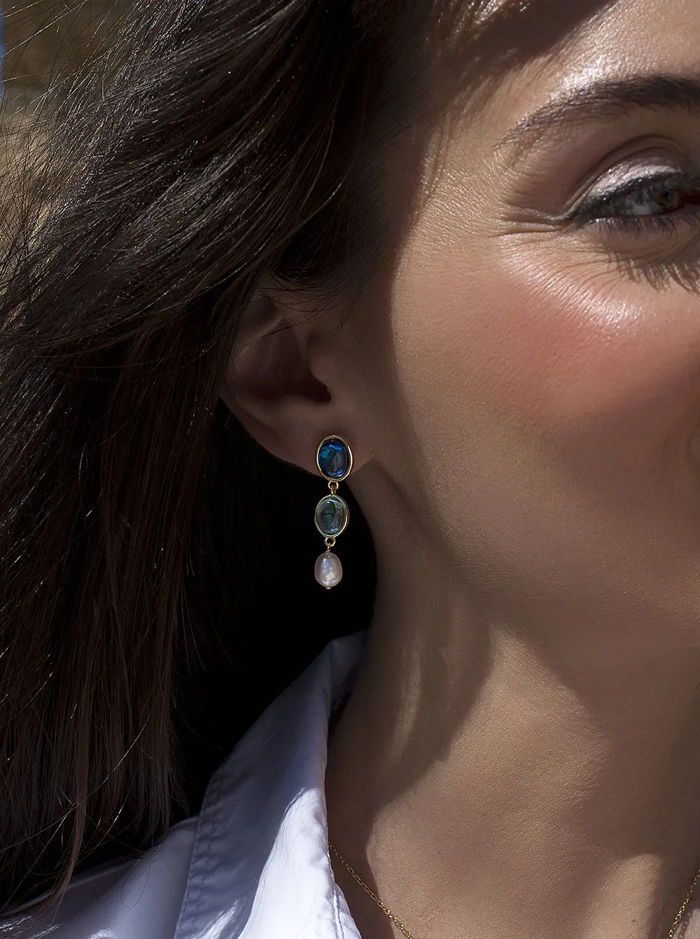Pendientes de piedras de colores tono zafiro y perla