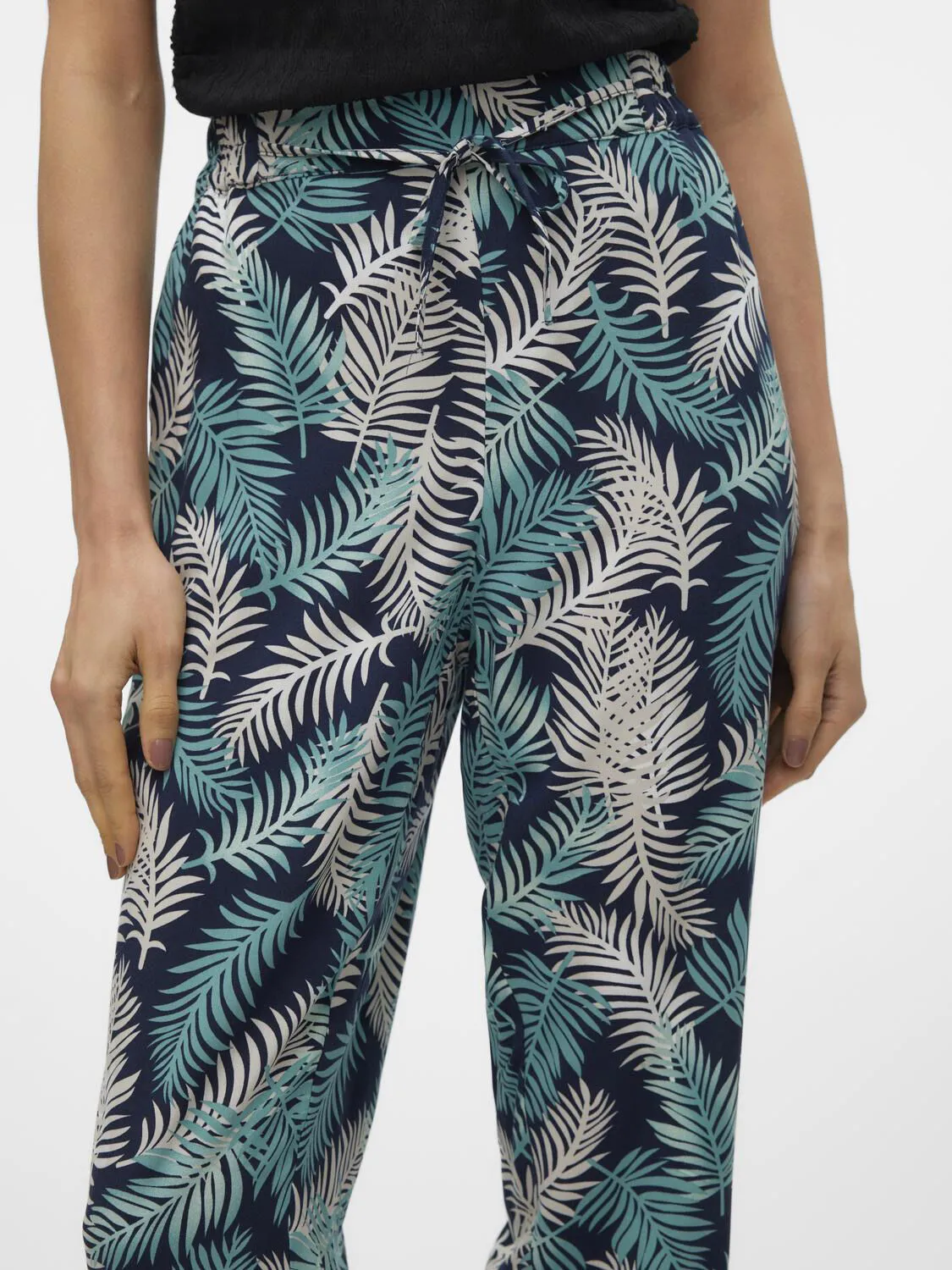 Vero Moda Pantalón fluido de mujer con cintura elástica