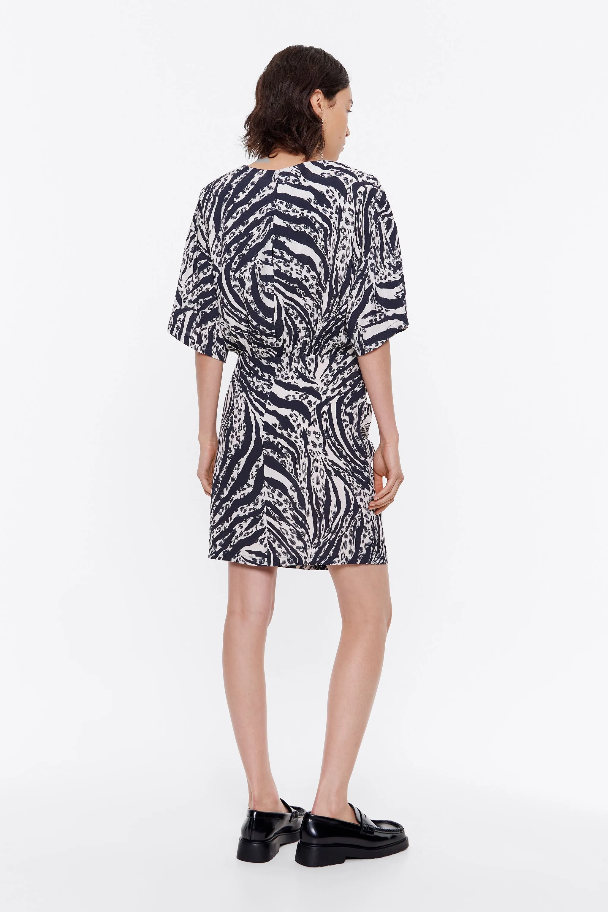 Vestido hombreras Zebra marfil