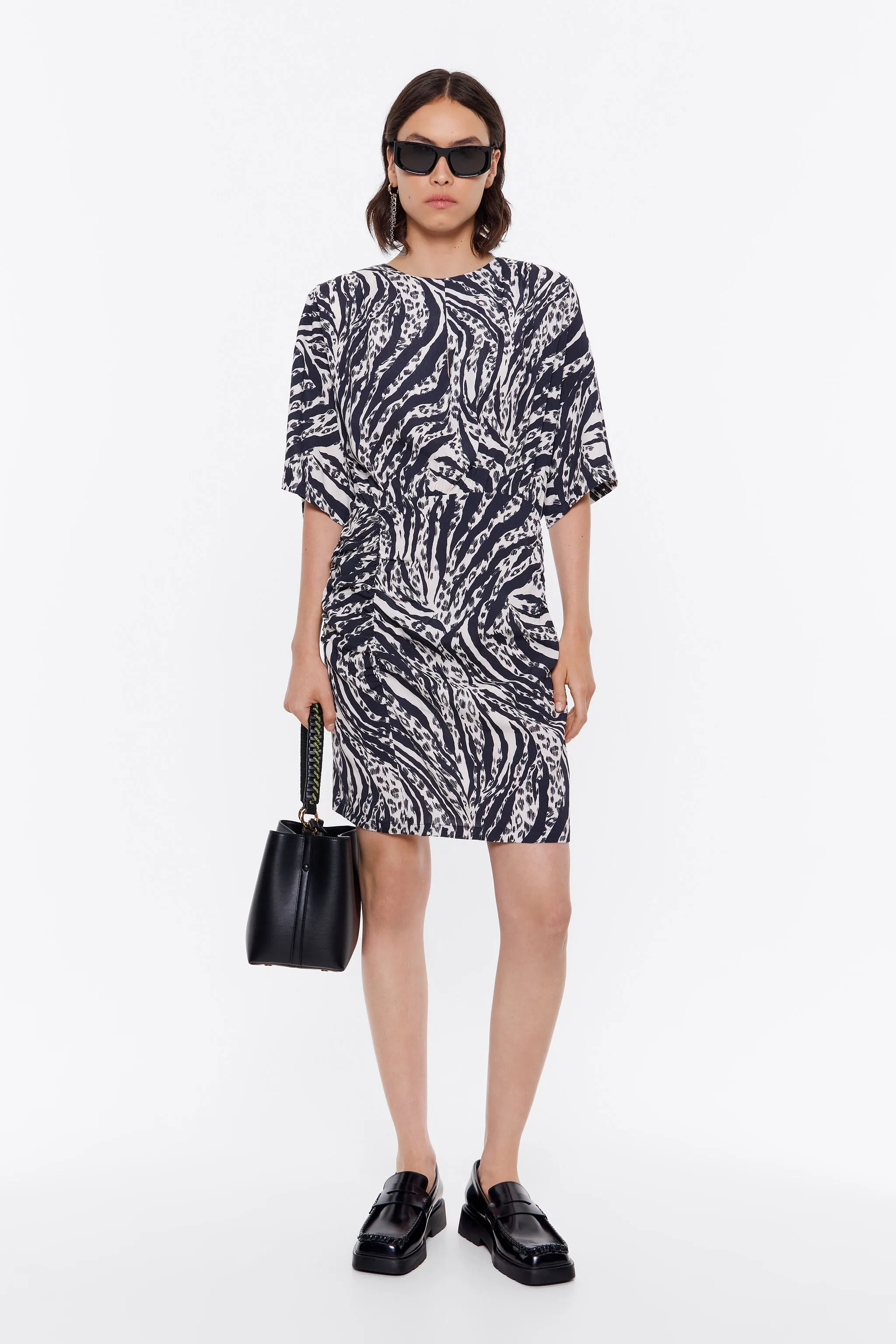 Vestido hombreras Zebra marfil