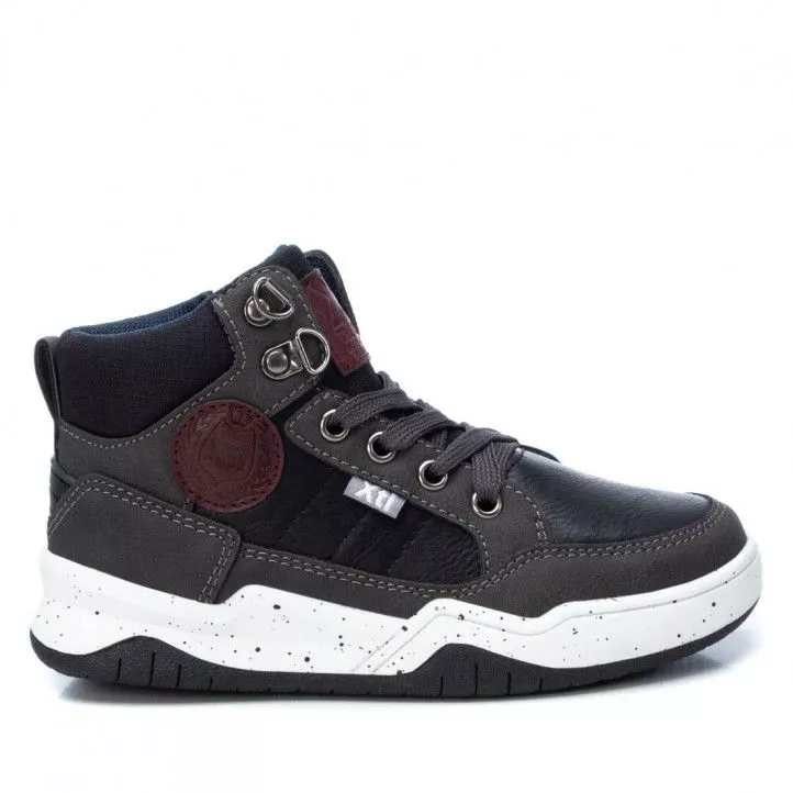 Zapatos abotinados Xti grises y negros de cordones