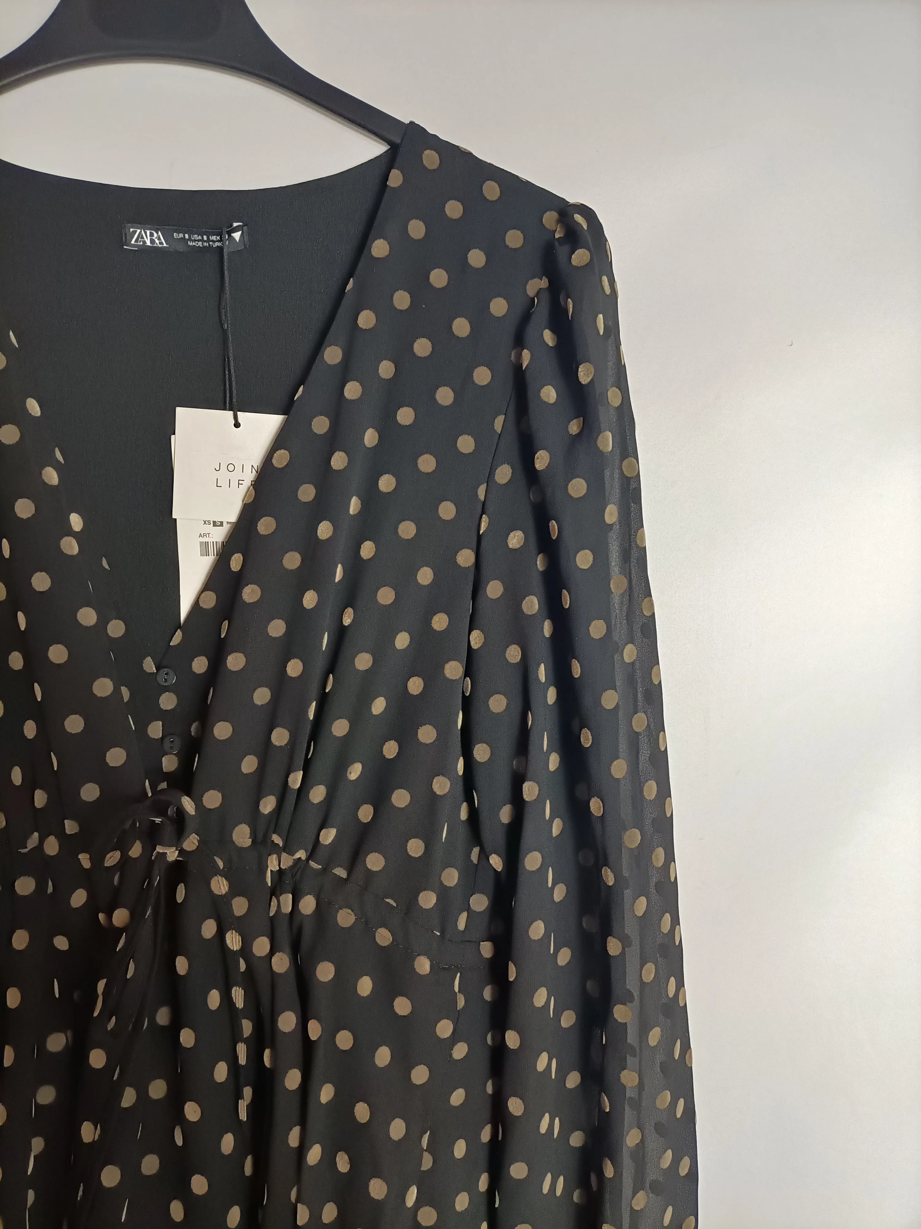 ZARA. Vestido negro lunares T.s
